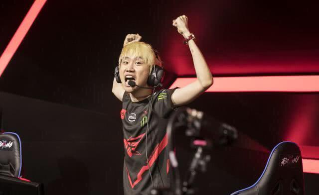 比赛中的一 比赛中的一