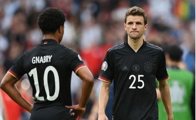 曼队以2 曼队以2