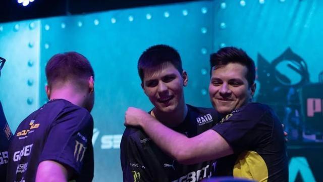 在防守者紧 在防守者紧