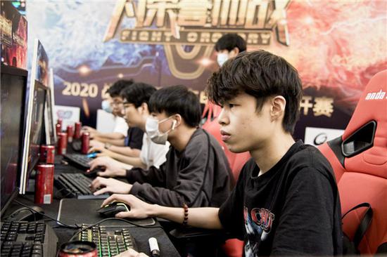 他在其他欧 他在其他欧